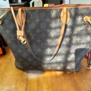 LV-Authentic
